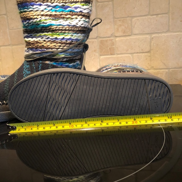 “Rare” TOMS, NEPAL suede and knit booties - Picture 5 of 8